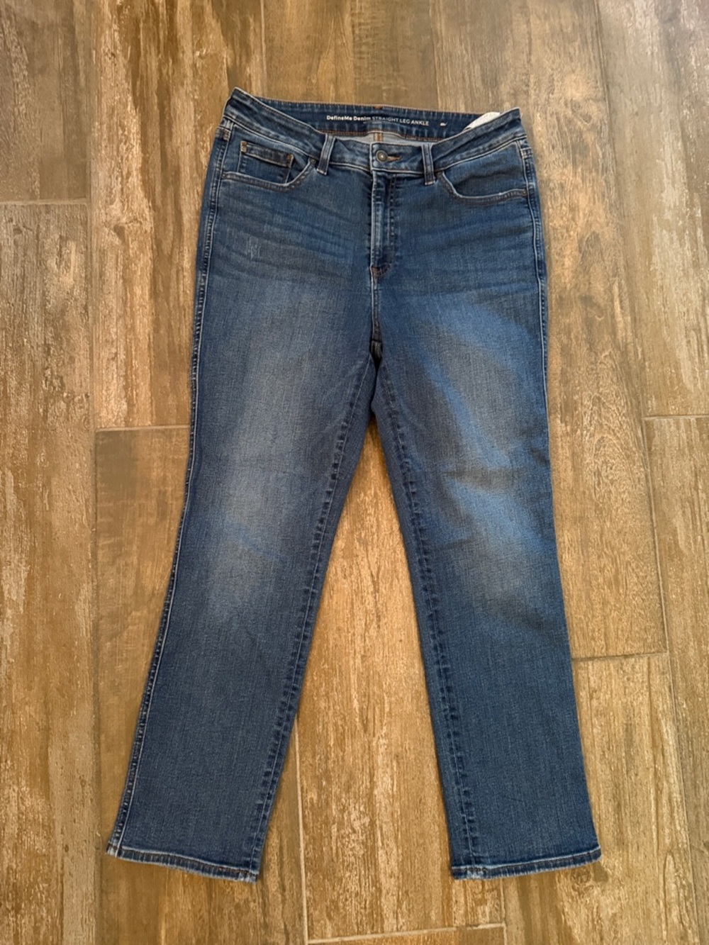 Chico's Define Me Denim STRAIGHT LEG ANKLE jeans